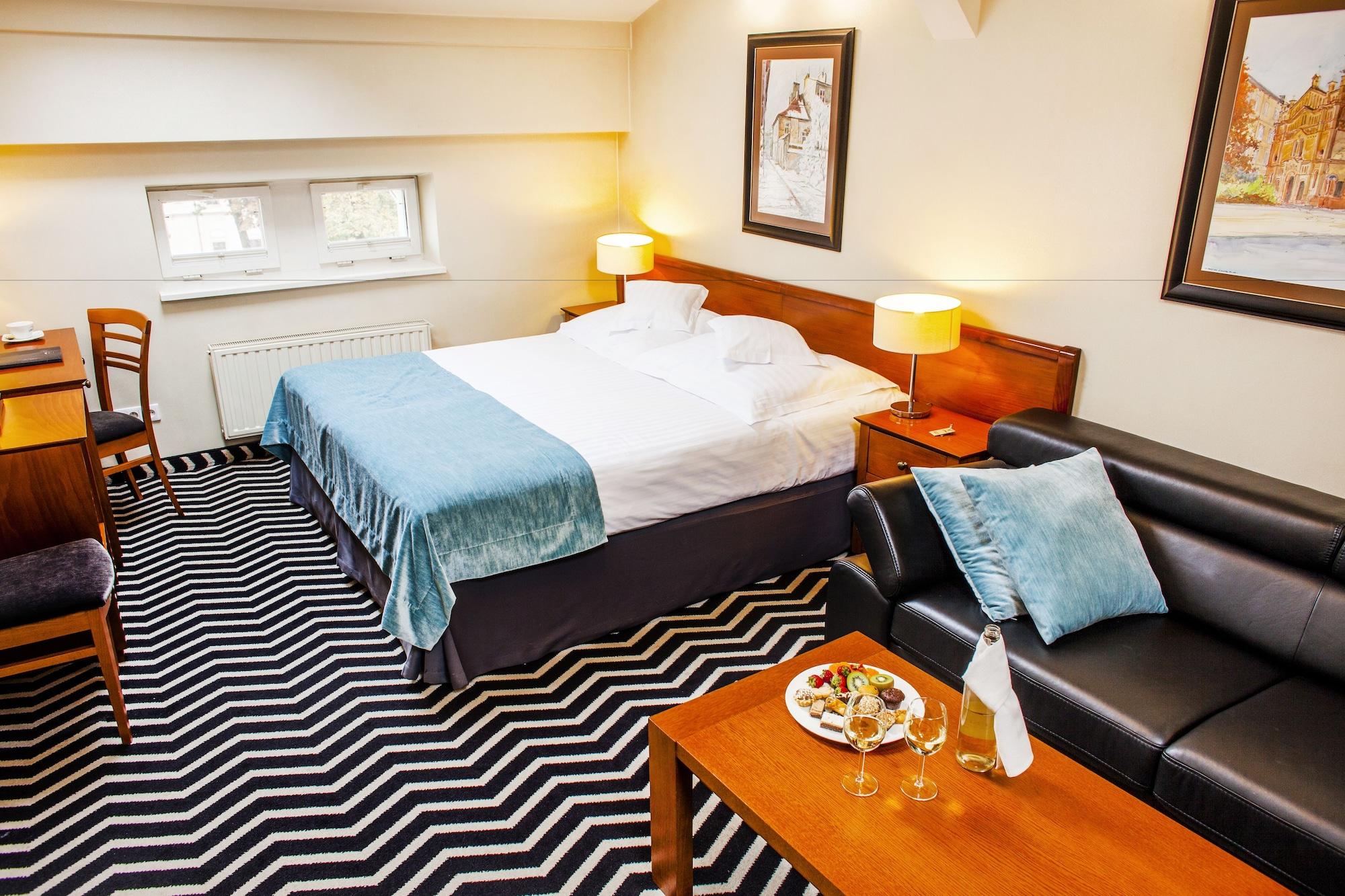 Hotel Senacki Krasków Εξωτερικό φωτογραφία