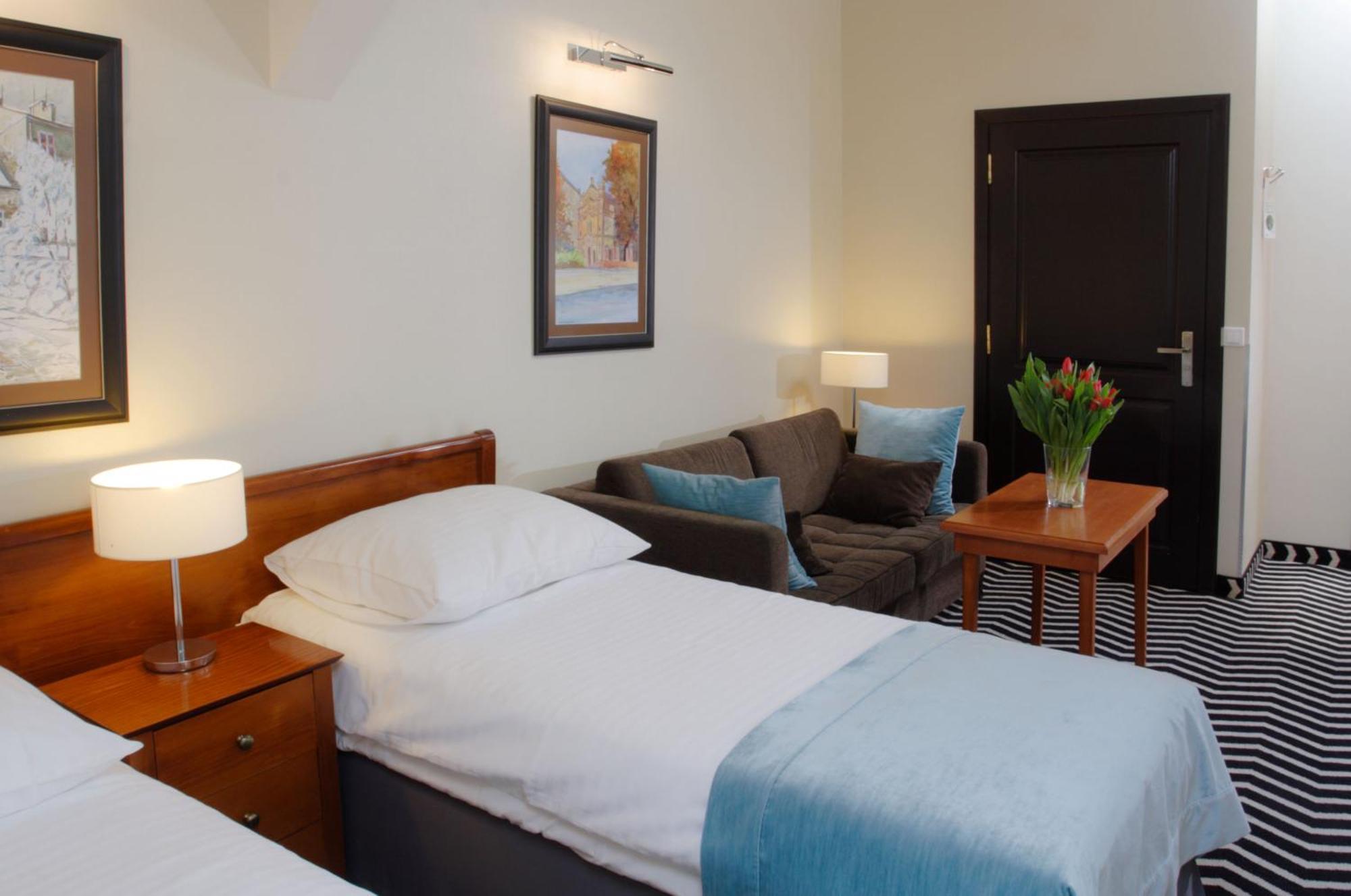 Hotel Senacki Krasków Εξωτερικό φωτογραφία