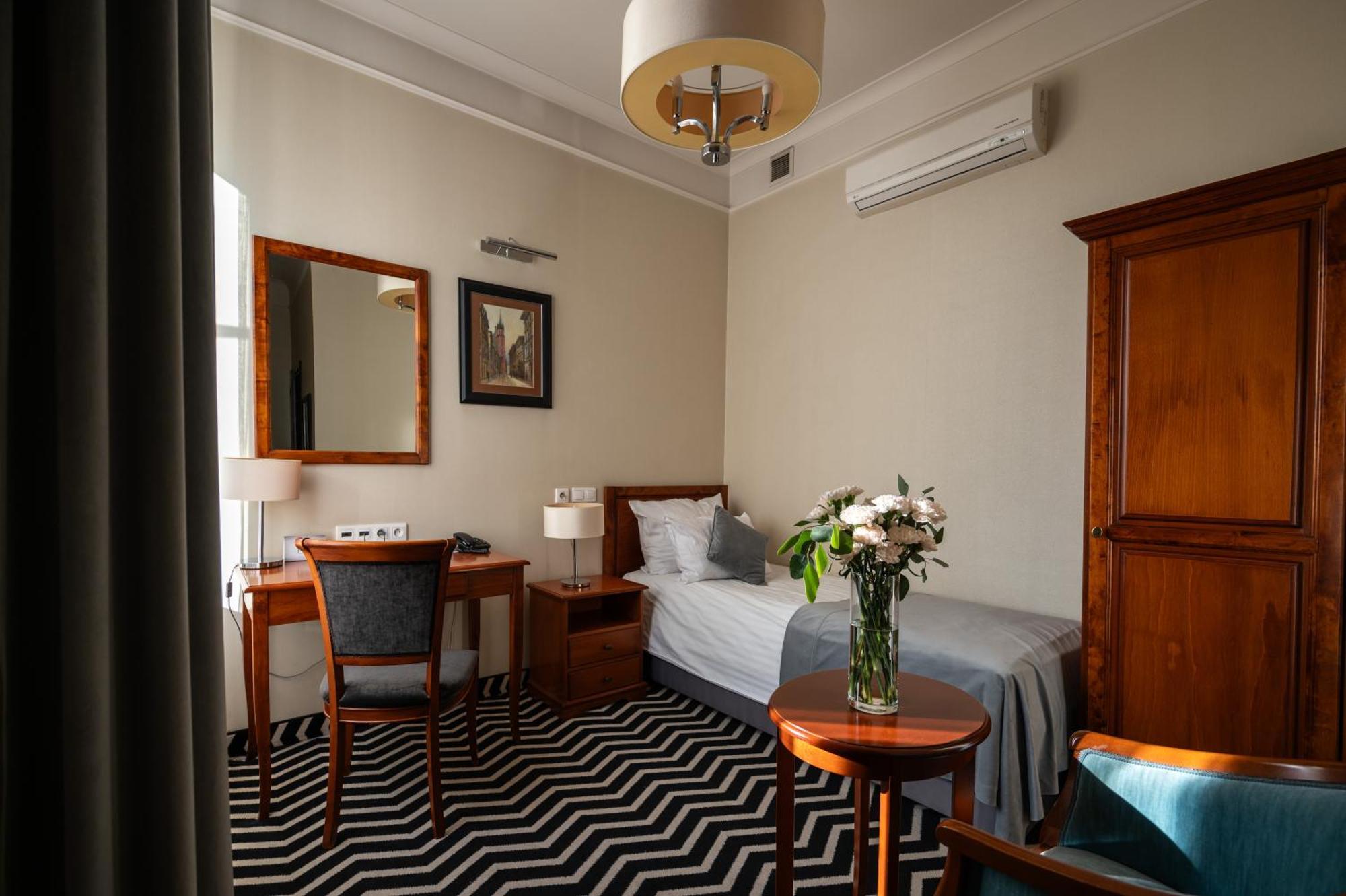 Hotel Senacki Krasków Εξωτερικό φωτογραφία